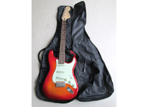 Squier Standard Stratocaster Special Edition Cherry Sunburst Rosewood