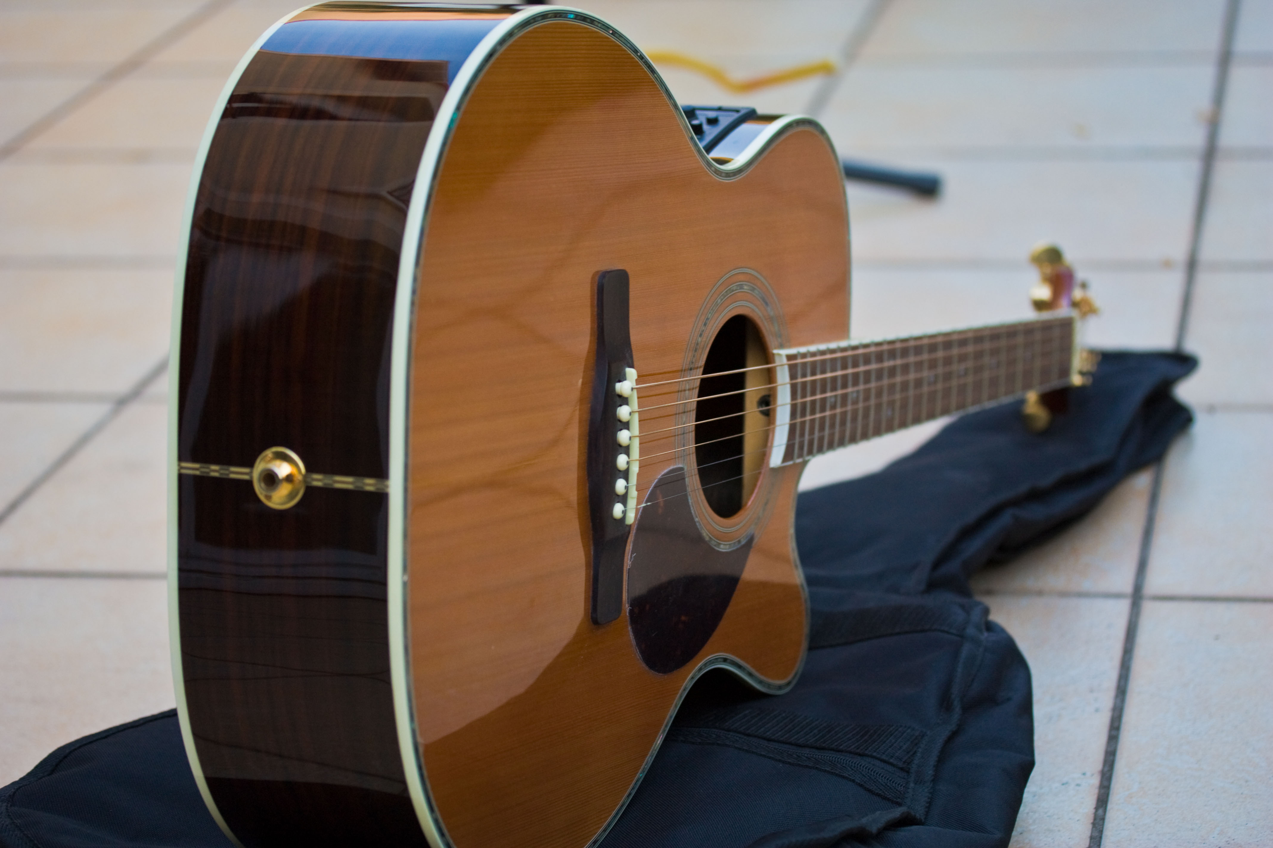 Samick OM 8CE Greg Bennett