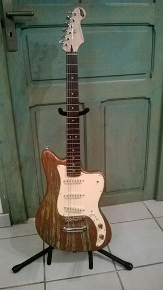 Desert Dust Guitars Dinah Mojo