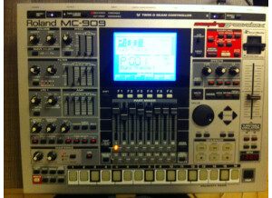 Roland MC-909 Sampling Groovebox (11050)