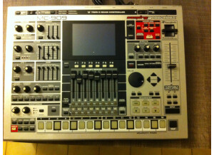 Roland MC-909 Sampling Groovebox (42483)