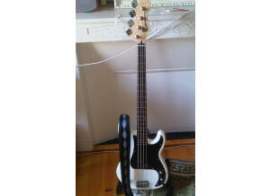 Squier Vintage Modified Precision Bass (9500)