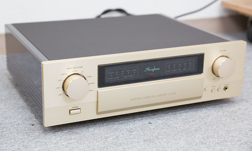 Accuphase C-2110