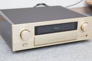Accuphase C-2110