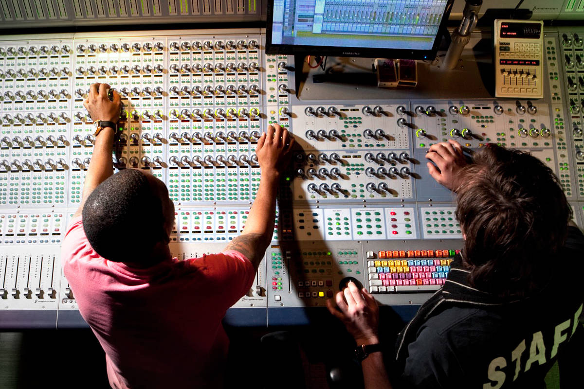 Home Studio audio mixing