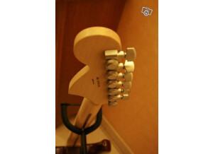 Fender Highway One Stratocaster® (Upgrade) 3-Color Sunburst Maple