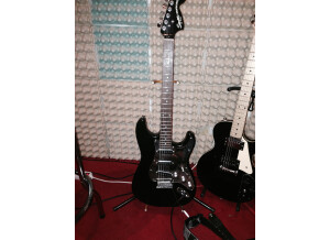 Squier Standard Stratocaster Special Edition Black and Chrome Rosewood
