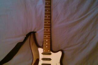 Godin G-1000