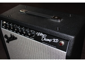 Fender Vibro Champ XD (98656)