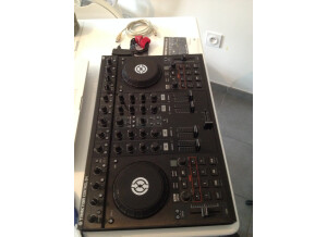 Native Instruments Traktor Kontrol S4 (78304)