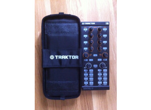 Native Instruments Traktor Kontrol X1 (31032)