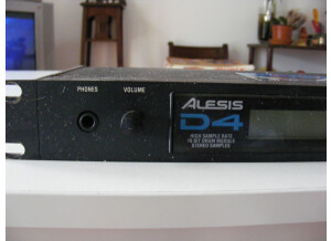 Alesis D4 (73500)