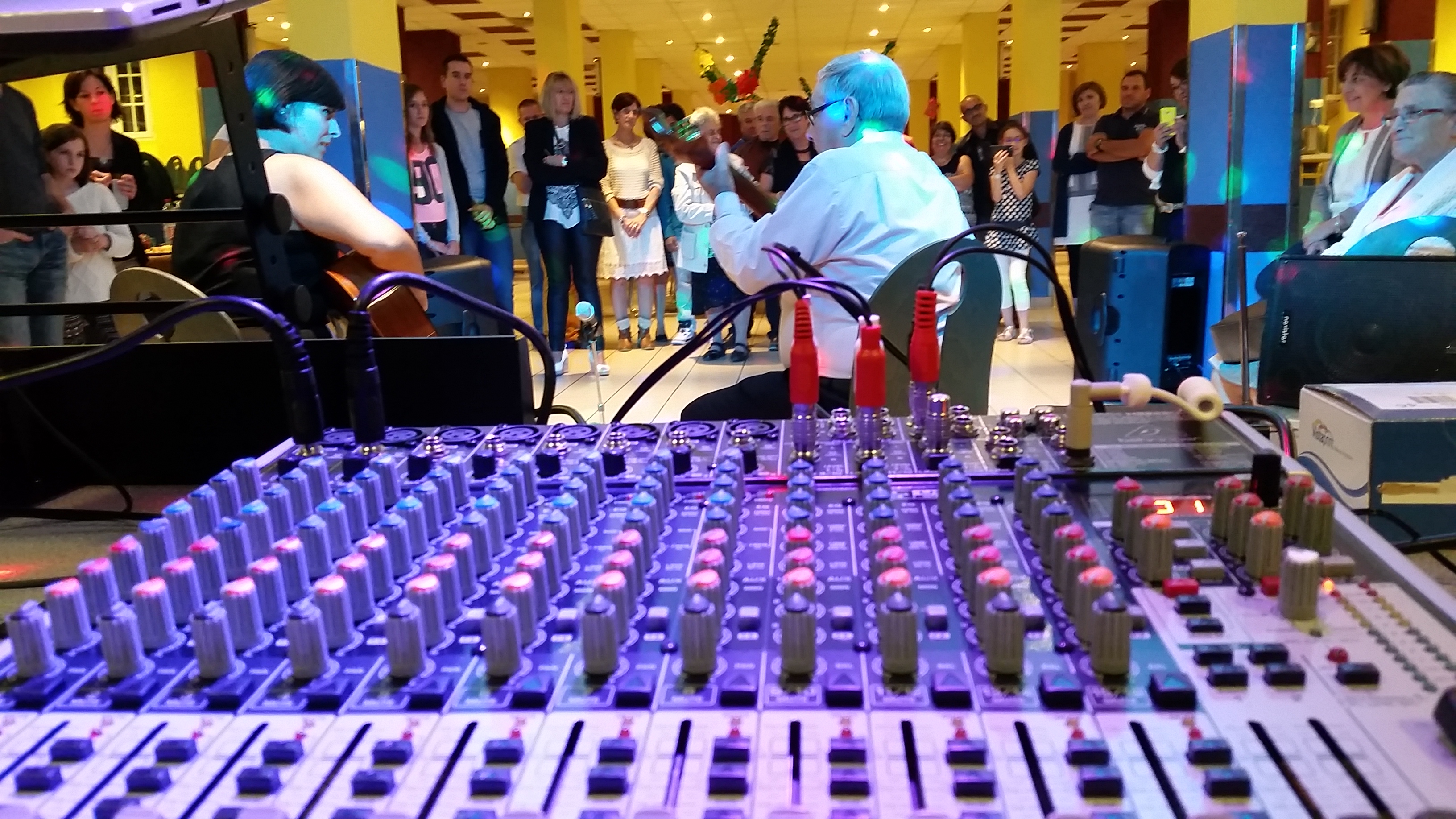 Behringer Xenyx X2222USB