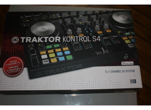 Native Instruments Traktor Kontrol S4 mk2 (42582)