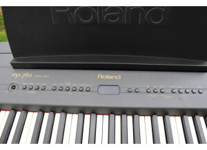 Roland EP-760 (68492)