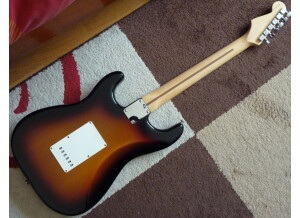 Fender Highway One Stratocaster - 3-Color Sunburst Rosewood