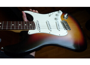 Fender Highway One Stratocaster - 3-Color Sunburst Rosewood