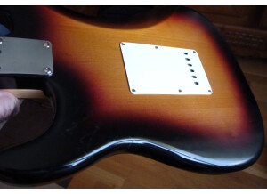 Fender Highway One Stratocaster - 3-Color Sunburst Rosewood
