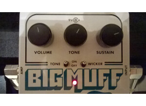 Electro-Harmonix Big Muff Pi with Tone Wicker (31042)
