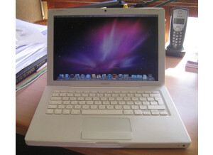 Apple MacBook 13" blanc - Intel Core 2 Duo 2.16 (23095)