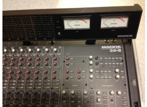 Mackie 8 Bus Series 24/8/2 (6606)