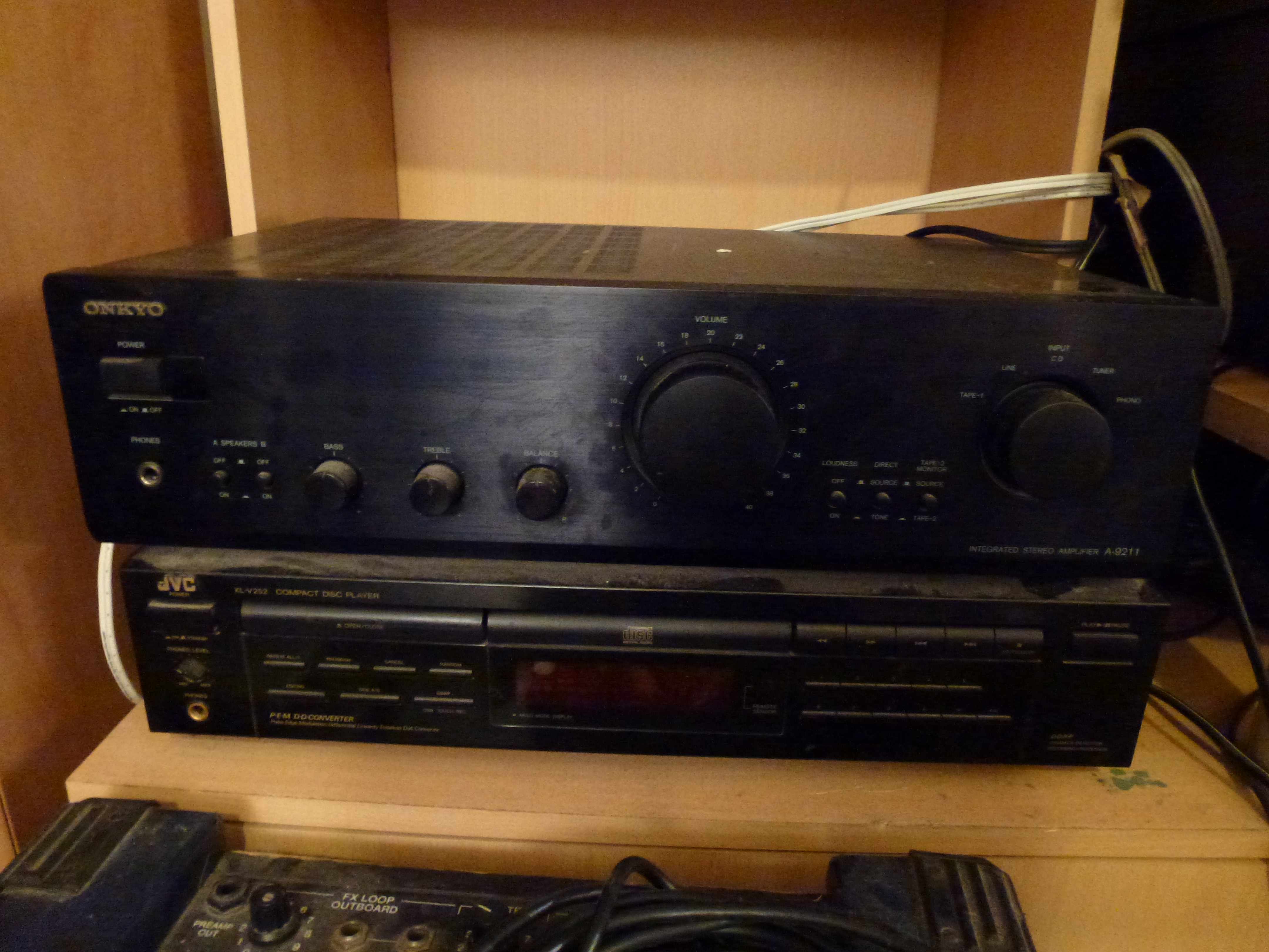 Ampli Stéréo Onkyo A-9211 Vintage 1997 – 2x40W – Bon Look Argent