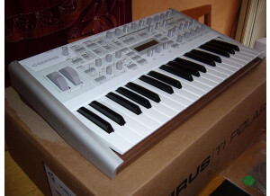 Access Music Virus TI2 Polar (65477)