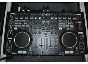 Denon DJ DN-MC6000 (71821)