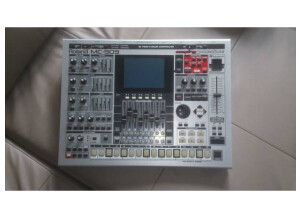 Roland MC-909 Sampling Groovebox (10024)