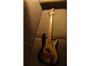 Fender Classic '50s Precision Bass - 2-Color Sunburst Maple