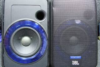 JBL CM40
