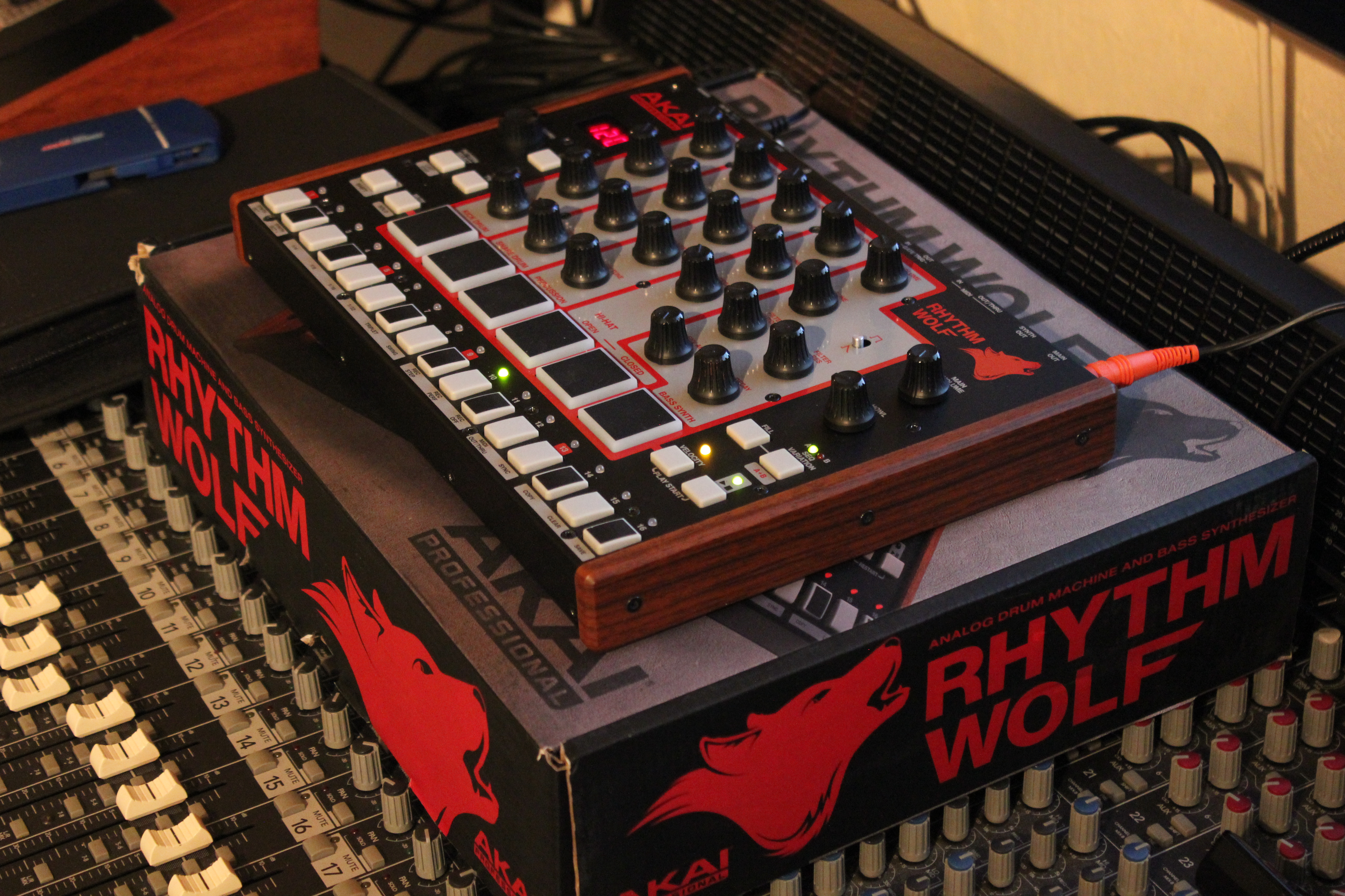 Akai Rhythm Wolf