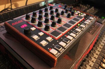 Akai Rhythm Wolf Akai Rhythm Wolf