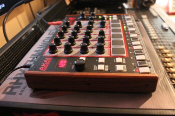 Akai Rhythm Wolf Akai Rhythm Wolf