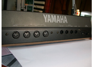Yamaha QY700 (4084)