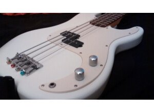 Squier Affinity Precision Bass PJ - Olympic White Rosewood