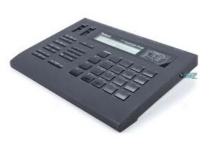 Roland R-8 (96188)