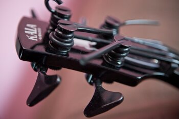 Kala Solid Body Ubass SUB4FS Kala Solid Body Ubass SUB4FS