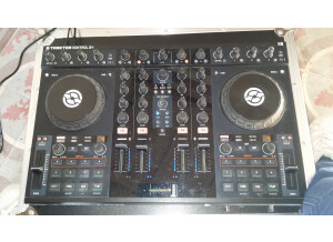 Native Instruments Traktor Kontrol S4 (15584)