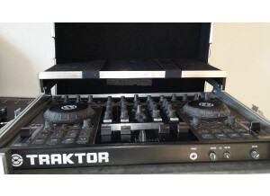 Native Instruments Traktor Kontrol S4 (7888)