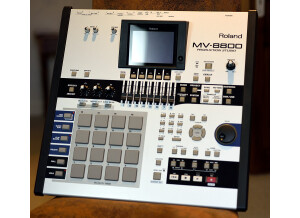 Roland MV-8800 (45714)