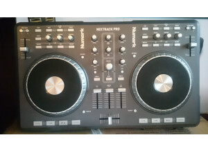 Numark Mixtrack Pro (16344)